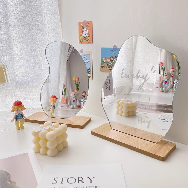 Soft Curve Table Mirror